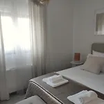 Rosie * Podstrana